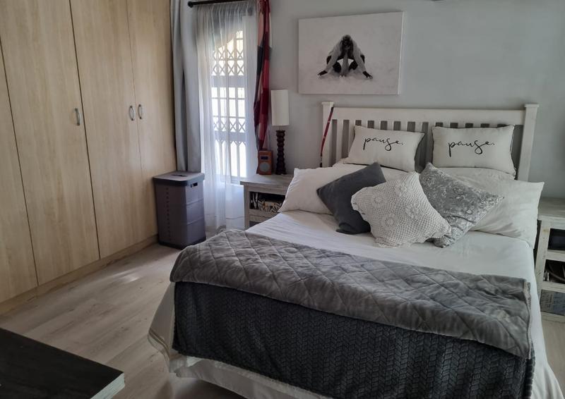 2 Bedroom Property for Sale in Plattekloof Glen Western Cape